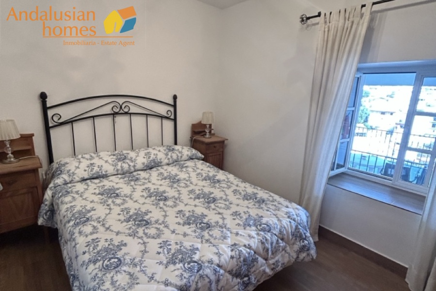Álora property for sale, casa en venta en Álora, townhouse in Andalusia, casa típica andaluza, property in Málaga, vivienda con piscina, buy house in Spain, comprar casa en Andalucía, charming village home, casa rural con vistas, real estate in Guadalhorce Valley, propiedad cerca del Caminito del Rey, holiday home in Álora, inversión inmobiliaria en España, Spanish property investment, casa con terraza y jardín, inland Costa del Sol property, vivir en Álora, Andalusian townhouse for sale
