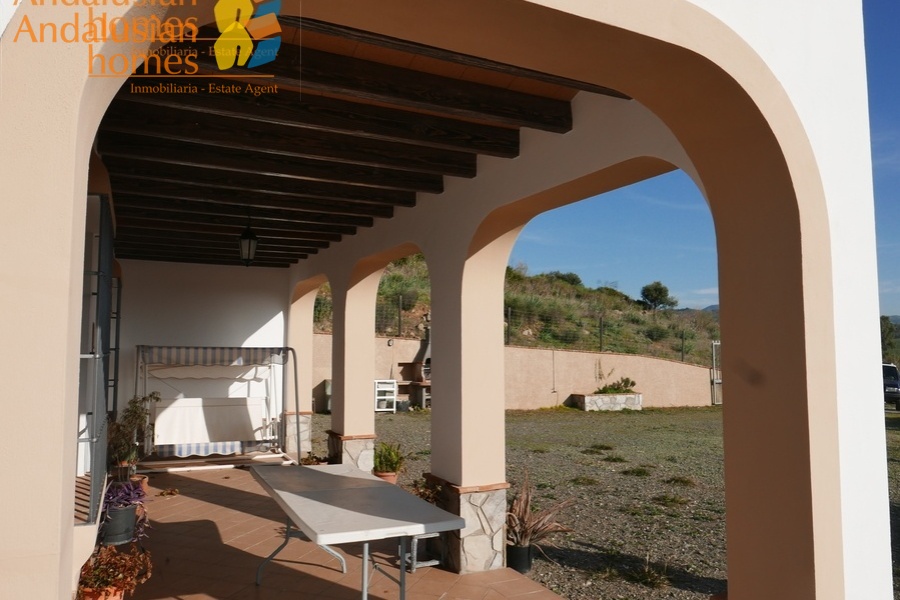 Álora property for sale, casa en venta en Álora, 3-bedroom house Álora, casa de 3 dormitorios, rural home with land, finca con terreno, Andalusian home, vivienda andaluza, house with solar panels, casa con paneles solares, fireplace home, casa con chimenea, fenced land property, terreno vallado, country house Málaga, casa rural Málaga, holiday home Spain, casa de vacaciones España, investment property Andalusia, inversión inmobiliaria Andalucía, rural retreat, retiro rural, house near Álora, casa cerca de Álora, Málaga countryside property, propiedad en el campo Málaga, self-sufficient home, vivienda autosuficiente, tranquil countryside living, vida tranquila en el campo, property with parking and storage, propiedad con aparcamiento y trastero
