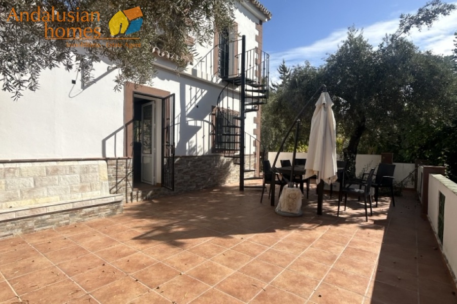 country house, casa rural, El Chorro, Caminito del Rey, Álora, Málaga, Andalusia, pool, piscina, olive trees, olivos, rural property, casa de campo, hiking, senderismo, lakes, lagos, vacation home, casa de vacaciones, tranquility, tranquilidad, outdoor living, vida al aire libre