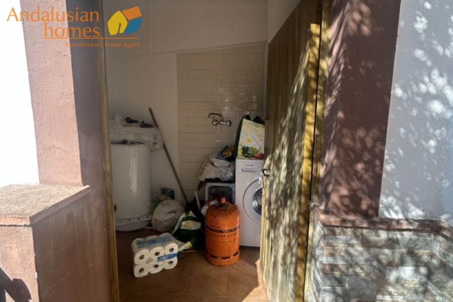 country house, casa rural, El Chorro, Caminito del Rey, Álora, Málaga, Andalusia, pool, piscina, olive trees, olivos, rural property, casa de campo, hiking, senderismo, lakes, lagos, vacation home, casa de vacaciones, tranquility, tranquilidad, outdoor living, vida al aire libre