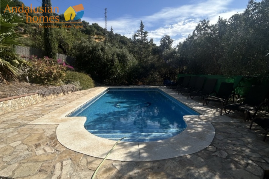 country house, casa rural, El Chorro, Caminito del Rey, Álora, Málaga, Andalusia, pool, piscina, olive trees, olivos, rural property, casa de campo, hiking, senderismo, lakes, lagos, vacation home, casa de vacaciones, tranquility, tranquilidad, outdoor living, vida al aire libre