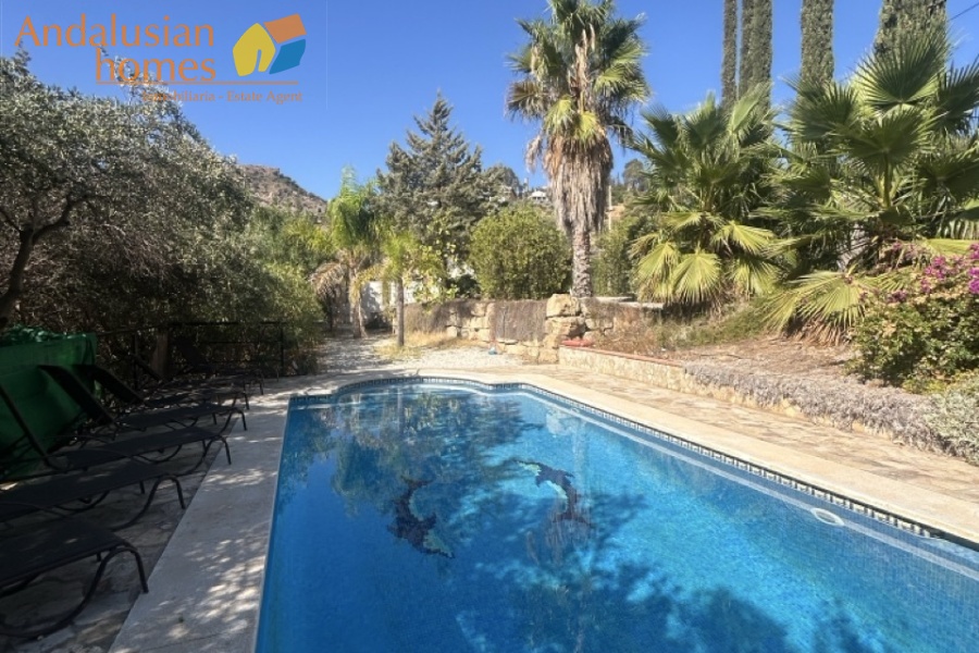 country house, casa rural, El Chorro, Caminito del Rey, Álora, Málaga, Andalusia, pool, piscina, olive trees, olivos, rural property, casa de campo, hiking, senderismo, lakes, lagos, vacation home, casa de vacaciones, tranquility, tranquilidad, outdoor living, vida al aire libre