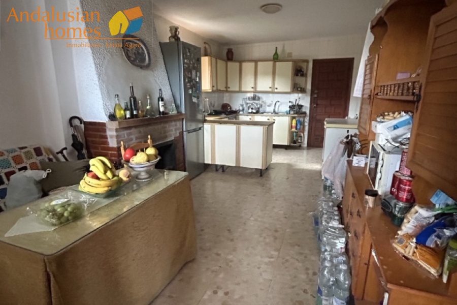 rustic farm, finca rústica, Álora property, property for sale Álora, countryside house, casa de campo, guest house, casa de invitados, lemon grove, huerto de limones, spacious house, casa espaciosa, land for sale, terreno en venta, rural retreat, retiro rural, modern renovation, renovación moderna, Andalusian farm, finca andaluza, private property, propiedad privada
