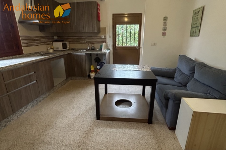 rustic farm, finca rústica, Álora property, property for sale Álora, countryside house, casa de campo, guest house, casa de invitados, lemon grove, huerto de limones, spacious house, casa espaciosa, land for sale, terreno en venta, rural retreat, retiro rural, modern renovation, renovación moderna, Andalusian farm, finca andaluza, private property, propiedad privada
