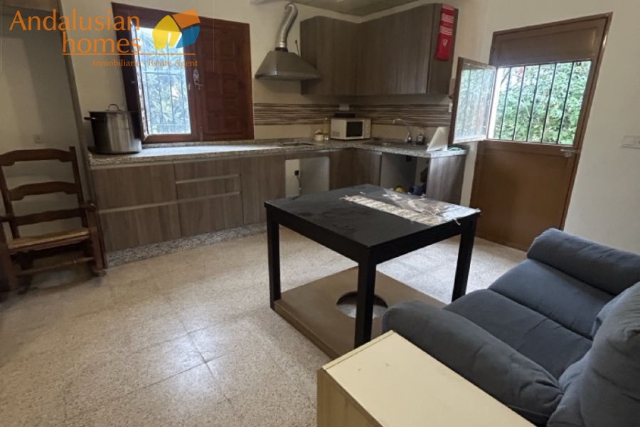 rustic farm, finca rústica, Álora property, property for sale Álora, countryside house, casa de campo, guest house, casa de invitados, lemon grove, huerto de limones, spacious house, casa espaciosa, land for sale, terreno en venta, rural retreat, retiro rural, modern renovation, renovación moderna, Andalusian farm, finca andaluza, private property, propiedad privada
