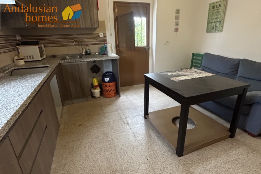 rustic farm, finca rústica, Álora property, property for sale Álora, countryside house, casa de campo, guest house, casa de invitados, lemon grove, huerto de limones, spacious house, casa espaciosa, land for sale, terreno en venta, rural retreat, retiro rural, modern renovation, renovación moderna, Andalusian farm, finca andaluza, private property, propiedad privada
