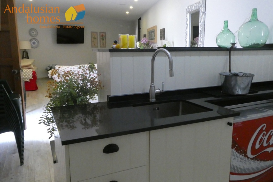 Álora property for sale, Andalusian estate, country house Spain, rural home Andalusia, villa with pool, private estate Spain, family home Andalusia, vacation home Spain, property with gardens, house with outbuildings, self-contained apartment, estate near Álora, luxury rural property, fruit trees property Spain, outdoor kitchen estate, investment property Andalusia, Spanish countryside villa, retreat near Málaga, estate with well, Spanish villa for sale
