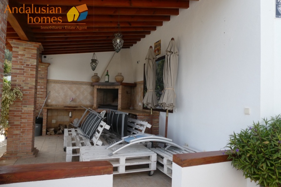Álora property for sale, Andalusian estate, country house Spain, rural home Andalusia, villa with pool, private estate Spain, family home Andalusia, vacation home Spain, property with gardens, house with outbuildings, self-contained apartment, estate near Álora, luxury rural property, fruit trees property Spain, outdoor kitchen estate, investment property Andalusia, Spanish countryside villa, retreat near Málaga, estate with well, Spanish villa for sale
