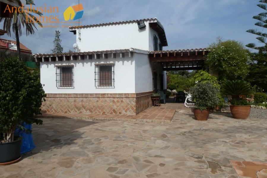 Álora property for sale, Andalusian estate, country house Spain, rural home Andalusia, villa with pool, private estate Spain, family home Andalusia, vacation home Spain, property with gardens, house with outbuildings, self-contained apartment, estate near Álora, luxury rural property, fruit trees property Spain, outdoor kitchen estate, investment property Andalusia, Spanish countryside villa, retreat near Málaga, estate with well, Spanish villa for sale
