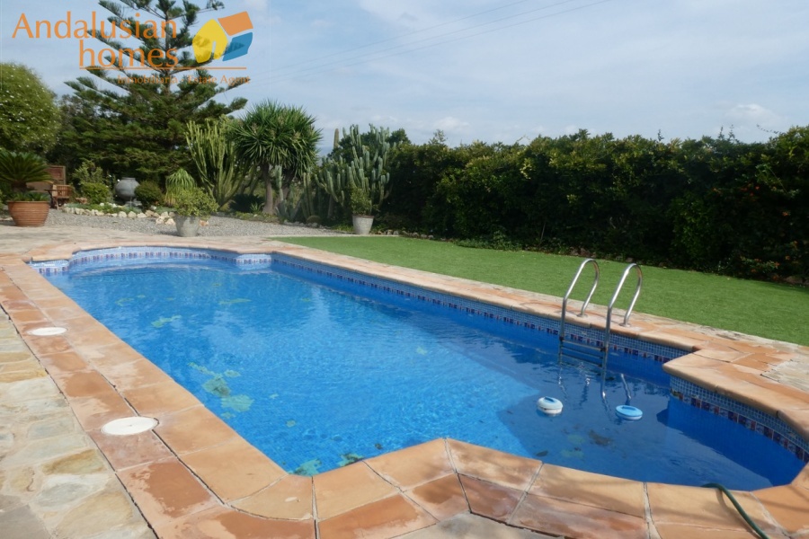 Álora property for sale, Andalusian estate, country house Spain, rural home Andalusia, villa with pool, private estate Spain, family home Andalusia, vacation home Spain, property with gardens, house with outbuildings, self-contained apartment, estate near Álora, luxury rural property, fruit trees property Spain, outdoor kitchen estate, investment property Andalusia, Spanish countryside villa, retreat near Málaga, estate with well, Spanish villa for sale
