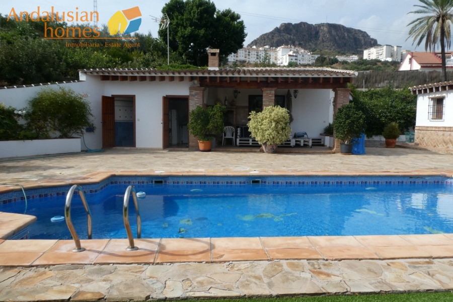 Álora property for sale, Andalusian estate, country house Spain, rural home Andalusia, villa with pool, private estate Spain, family home Andalusia, vacation home Spain, property with gardens, house with outbuildings, self-contained apartment, estate near Álora, luxury rural property, fruit trees property Spain, outdoor kitchen estate, investment property Andalusia, Spanish countryside villa, retreat near Málaga, estate with well, Spanish villa for sale
