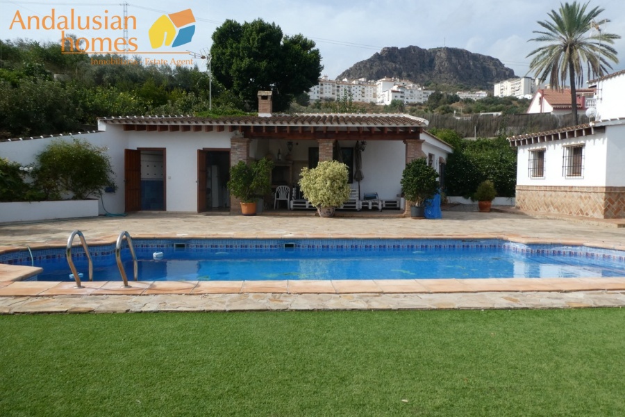 Álora property for sale, Andalusian estate, country house Spain, rural home Andalusia, villa with pool, private estate Spain, family home Andalusia, vacation home Spain, property with gardens, house with outbuildings, self-contained apartment, estate near Álora, luxury rural property, fruit trees property Spain, outdoor kitchen estate, investment property Andalusia, Spanish countryside villa, retreat near Málaga, estate with well, Spanish villa for sale
