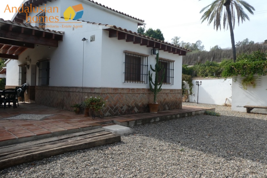 Álora property for sale, Andalusian estate, country house Spain, rural home Andalusia, villa with pool, private estate Spain, family home Andalusia, vacation home Spain, property with gardens, house with outbuildings, self-contained apartment, estate near Álora, luxury rural property, fruit trees property Spain, outdoor kitchen estate, investment property Andalusia, Spanish countryside villa, retreat near Málaga, estate with well, Spanish villa for sale
