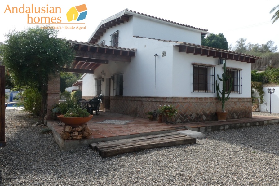 Álora property for sale, Andalusian estate, country house Spain, rural home Andalusia, villa with pool, private estate Spain, family home Andalusia, vacation home Spain, property with gardens, house with outbuildings, self-contained apartment, estate near Álora, luxury rural property, fruit trees property Spain, outdoor kitchen estate, investment property Andalusia, Spanish countryside villa, retreat near Málaga, estate with well, Spanish villa for sale
