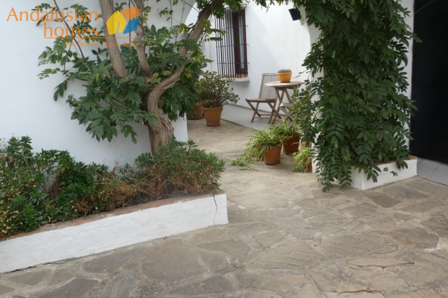 hotel for sale malaga, b&b for sale andalusia, boutique hotel for sale spain, country hotel for sale, guesthouse for sale costa del sol, rural hotel investment, bed and breakfast for sale spain, lifestyle business spain, property with pool and tennis court, historic hotel for sale, turnkey hospitality business, inland malaga property, country house with business potential.hotel en venta málaga, casa rural en venta andalucía, hotel boutique en venta españa, hostal en venta costa del sol, alojamiento rural en venta, inversión hotelera españa, bed and breakfast en venta, negocio turístico en venta, propiedad con piscina y pista de tenis, hotel histórico en venta, casa de campo con licencia turística, hotel rural andalucía, oportunidad de negocio hotelero.
