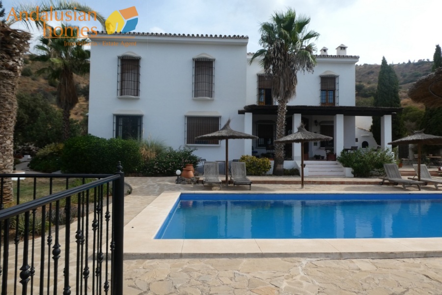 hotel for sale malaga, b&b for sale andalusia, boutique hotel for sale spain, country hotel for sale, guesthouse for sale costa del sol, rural hotel investment, bed and breakfast for sale spain, lifestyle business spain, property with pool and tennis court, historic hotel for sale, turnkey hospitality business, inland malaga property, country house with business potential.hotel en venta málaga, casa rural en venta andalucía, hotel boutique en venta españa, hostal en venta costa del sol, alojamiento rural en venta, inversión hotelera españa, bed and breakfast en venta, negocio turístico en venta, propiedad con piscina y pista de tenis, hotel histórico en venta, casa de campo con licencia turística, hotel rural andalucía, oportunidad de negocio hotelero.