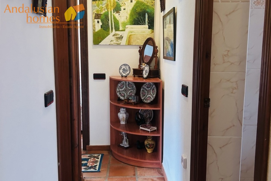 country house for sale, El Chorro property, Caminito del Rey, rural home Andalusia, finca for sale Spain, olive grove, country home Málaga, house with land, peaceful retreat, nature property, Spanish countryside, investment property, holiday home Andalusia, gated property, fireplace, olive and almond trees, casa de campo en venta, propiedad en El Chorro, Caminito del Rey, finca rústica Andalucía, casa rural Málaga, finca con olivos, casa con terreno, vivienda en la naturaleza, retiro tranquilo, propiedad rural, casa en venta España, inversión inmobiliaria, casa vacacional Andalucía, propiedad vallada, chimenea, olivos y almendros.