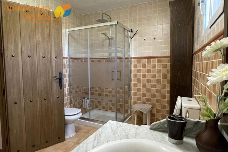 country homes for sale, casas de campo en venta, El Chorro property, Caminito del Rey, rural house Andalusia, casa rural Málaga, home and business opportunity, inversión turística España, holiday rental property, alojamiento rural, Booking.com 9.8 rating, mountain views, vistas a la montaña, private pool, piscina privada, property near Álora, finca for sale, turismo rural Andalucía, live and earn in Spain, vivir y trabajar en el campo