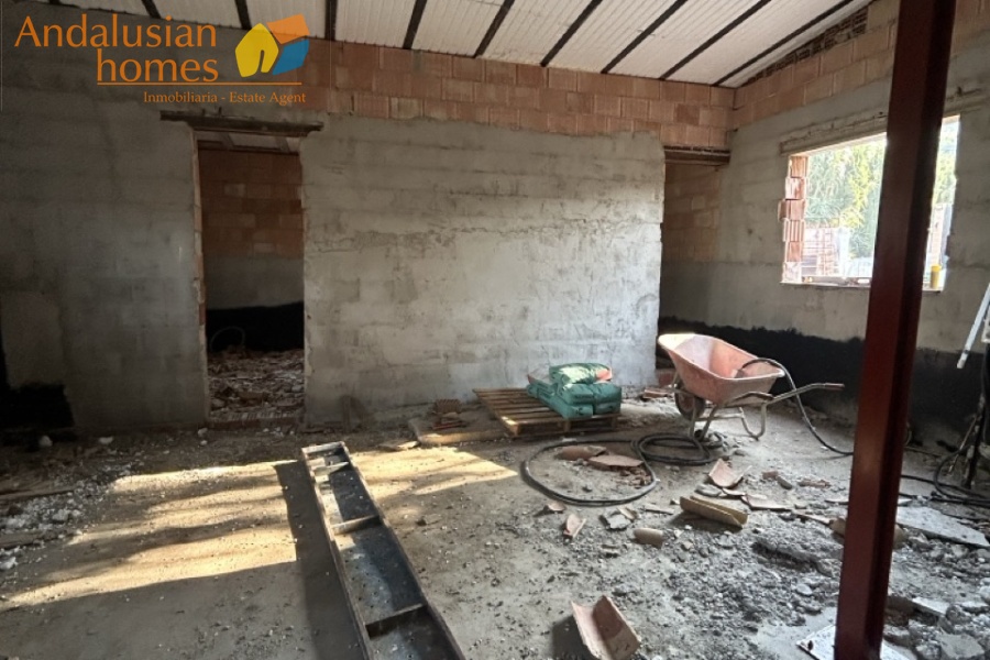 finca for sale los llanos, finca alora, country property alora, finca with land, olive grove property, rural property andalusia, renovation project spain, finca with outbuildings, canal water property, country house for sale malaga, spanish finca for renovation, finca near amenities, property with fruit trees