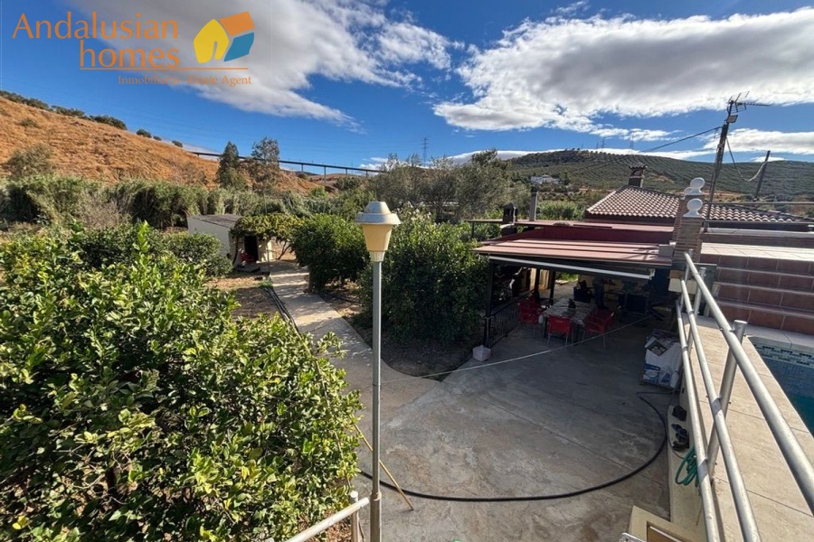 chalet for sale Álora, Las Mellizas property, country house Málaga, rural home for sale, finca Álora, house with pool Álora, property with well water, fruit trees property, peaceful rural retreat, fenced plot Álora, Andalusian countryside home, ready to move in chalet, Málaga real estate