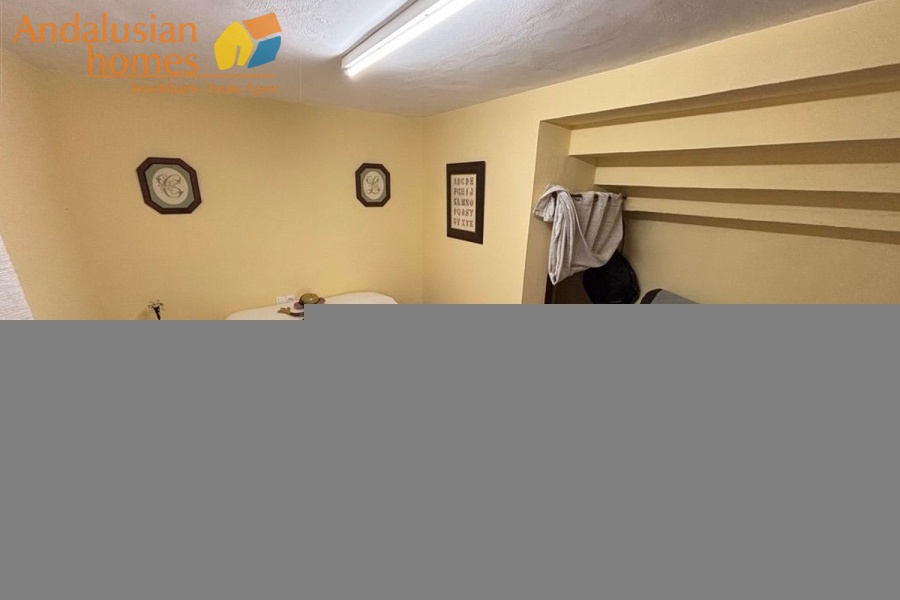 chalet for sale Álora, Las Mellizas property, country house Málaga, rural home for sale, finca Álora, house with pool Álora, property with well water, fruit trees property, peaceful rural retreat, fenced plot Álora, Andalusian countryside home, ready to move in chalet, Málaga real estate
