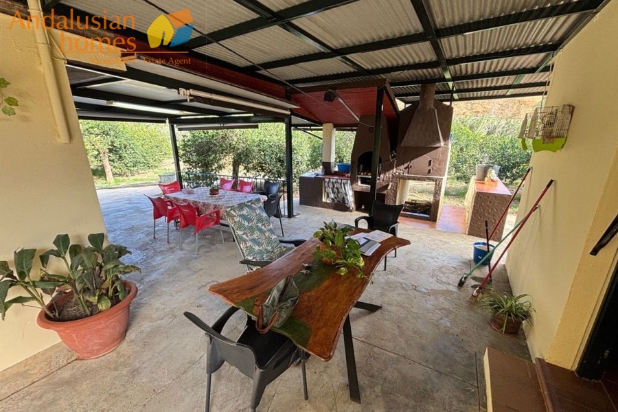 chalet for sale Álora, Las Mellizas property, country house Málaga, rural home for sale, finca Álora, house with pool Álora, property with well water, fruit trees property, peaceful rural retreat, fenced plot Álora, Andalusian countryside home, ready to move in chalet, Málaga real estate