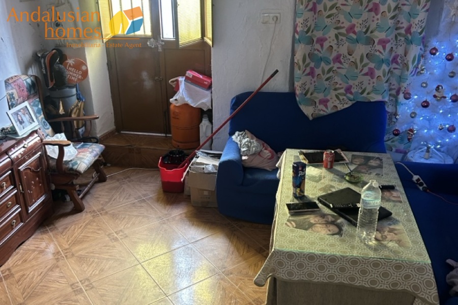 townhouse for sale, renovation project, property with potential, town centre property, roof terrace, castle views, character home, investment property, multi-entrance house, project home, fixer-upper, historic townhouse