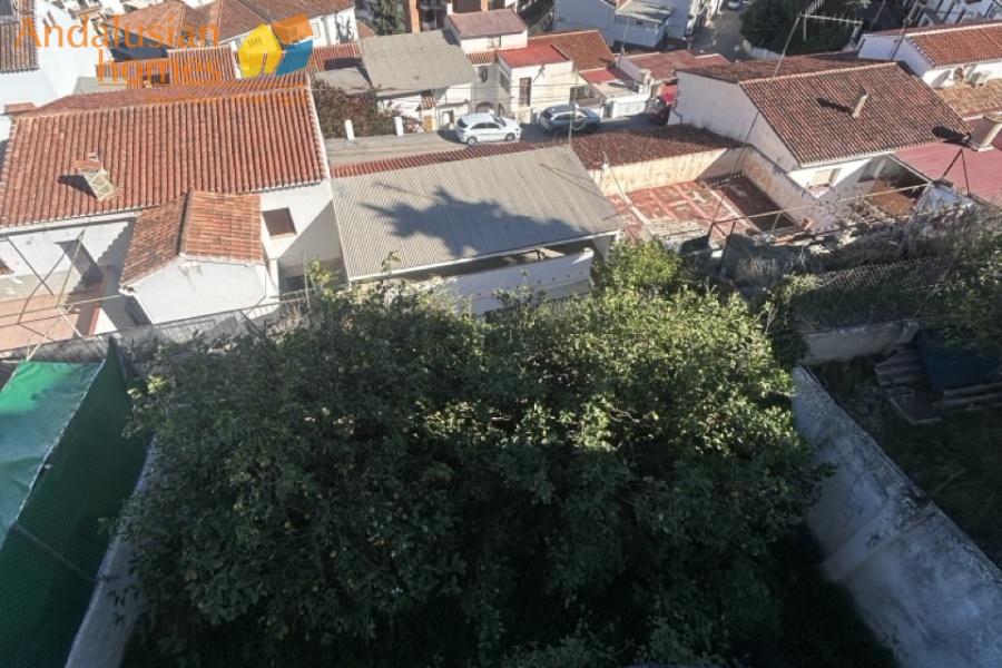 Álora property for sale, village house Álora, Andalusia real estate, house with garden Álora, multi-storey house, character property Andalusia, investment property Álora, renovation project Spain, house with separate apartment potential, traditional Spanish home, property near amenities Álora