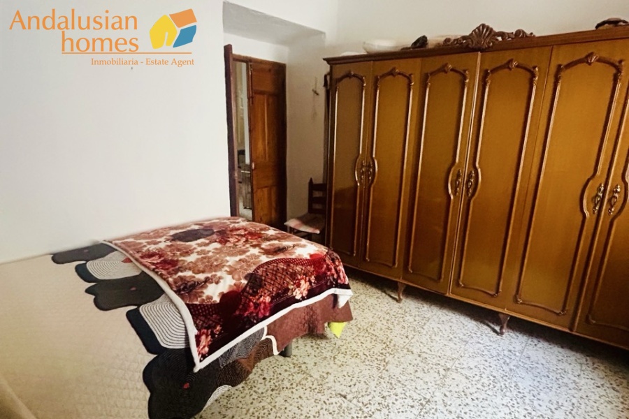 village house Álora, property for renovation Spain, village property Andalusia, house with two apartments, investment property Álora, traditional Spanish village house, property with terraces, town centre property Spain, renovation opportunity Andalusia