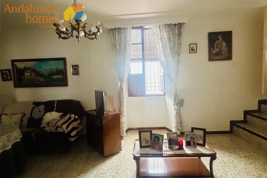 village house Álora, property for renovation Spain, village property Andalusia, house with two apartments, investment property Álora, traditional Spanish village house, property with terraces, town centre property Spain, renovation opportunity Andalusia