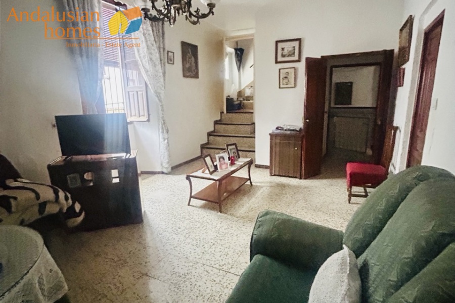 village house Álora, property for renovation Spain, village property Andalusia, house with two apartments, investment property Álora, traditional Spanish village house, property with terraces, town centre property Spain, renovation opportunity Andalusia