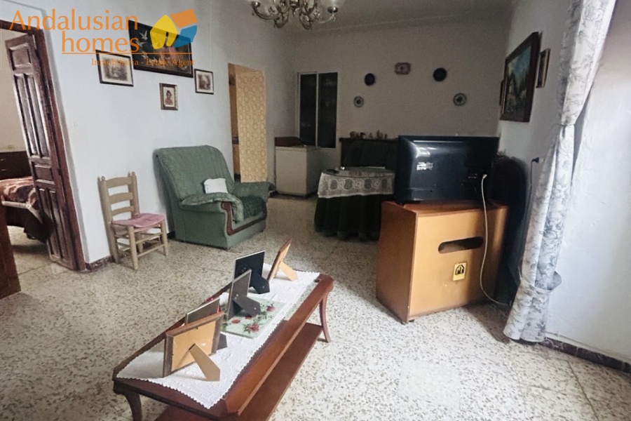 village house Álora, property for renovation Spain, village property Andalusia, house with two apartments, investment property Álora, traditional Spanish village house, property with terraces, town centre property Spain, renovation opportunity Andalusia