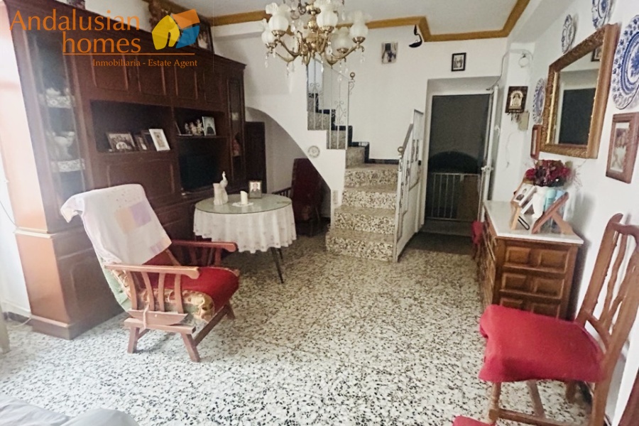 village house Álora, property for renovation Spain, village property Andalusia, house with two apartments, investment property Álora, traditional Spanish village house, property with terraces, town centre property Spain, renovation opportunity Andalusia