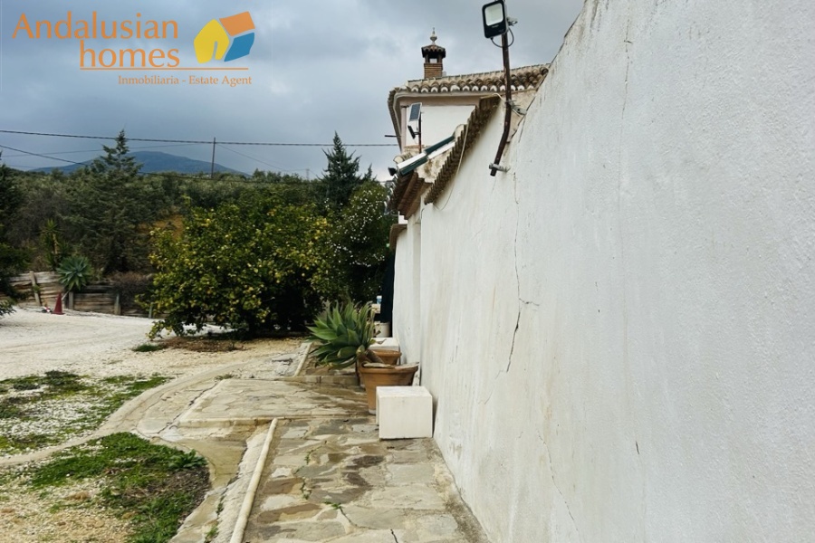 cortijo Valle de Abdalajís, traditional cortijo Andalusia, country property with olive trees, rural house for sale Spain, cortijo with land Málaga, country home near Álora, Andalusian farmhouse for sale, rural property with outbuildings