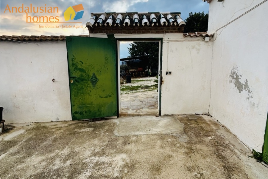 cortijo Valle de Abdalajís, traditional cortijo Andalusia, country property with olive trees, rural house for sale Spain, cortijo with land Málaga, country home near Álora, Andalusian farmhouse for sale, rural property with outbuildings