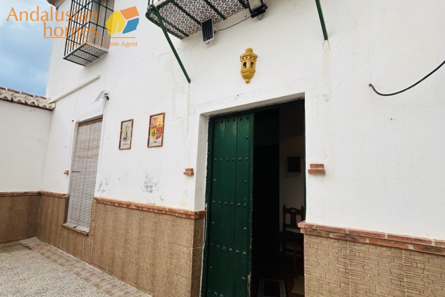 cortijo Valle de Abdalajís, traditional cortijo Andalusia, country property with olive trees, rural house for sale Spain, cortijo with land Málaga, country home near Álora, Andalusian farmhouse for sale, rural property with outbuildings