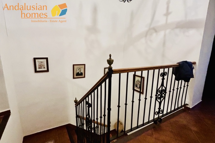cortijo Valle de Abdalajís, traditional cortijo Andalusia, country property with olive trees, rural house for sale Spain, cortijo with land Málaga, country home near Álora, Andalusian farmhouse for sale, rural property with outbuildings
