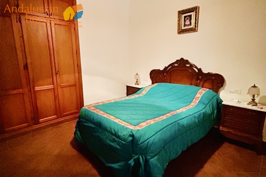 cortijo Valle de Abdalajís, traditional cortijo Andalusia, country property with olive trees, rural house for sale Spain, cortijo with land Málaga, country home near Álora, Andalusian farmhouse for sale, rural property with outbuildings