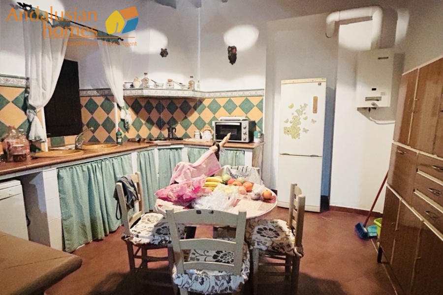 cortijo Valle de Abdalajís, traditional cortijo Andalusia, country property with olive trees, rural house for sale Spain, cortijo with land Málaga, country home near Álora, Andalusian farmhouse for sale, rural property with outbuildings