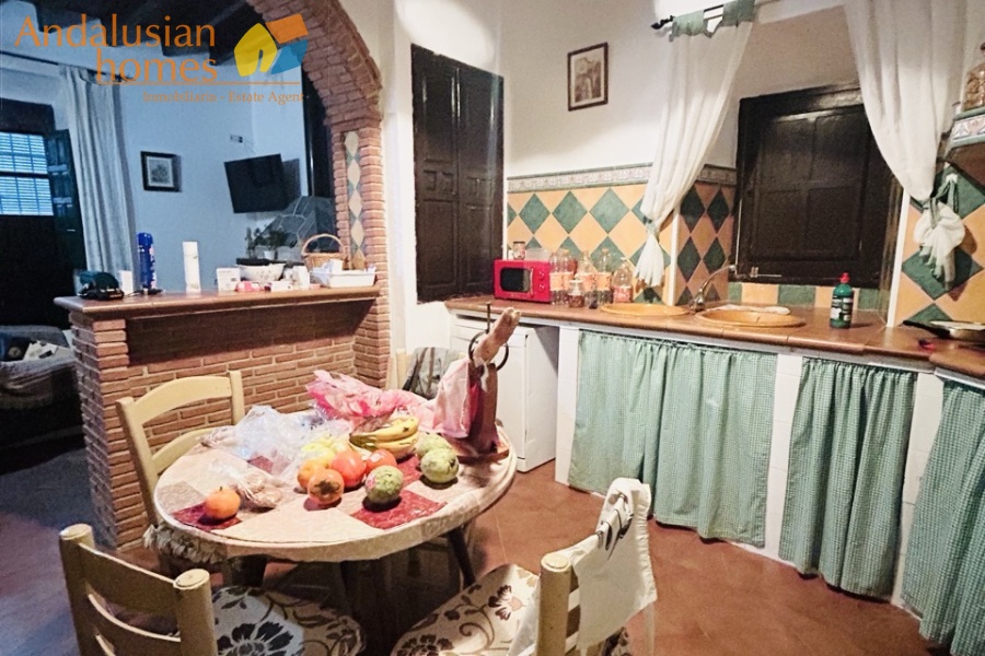 cortijo Valle de Abdalajís, traditional cortijo Andalusia, country property with olive trees, rural house for sale Spain, cortijo with land Málaga, country home near Álora, Andalusian farmhouse for sale, rural property with outbuildings
