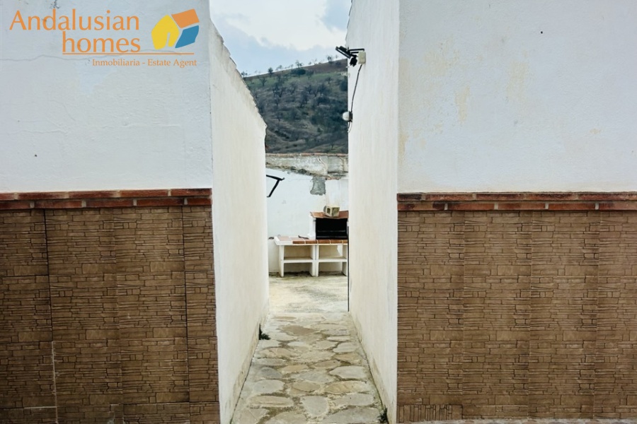 cortijo Valle de Abdalajís, traditional cortijo Andalusia, country property with olive trees, rural house for sale Spain, cortijo with land Málaga, country home near Álora, Andalusian farmhouse for sale, rural property with outbuildings