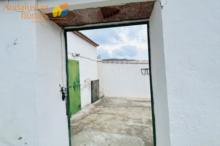cortijo Valle de Abdalajís, traditional cortijo Andalusia, country property with olive trees, rural house for sale Spain, cortijo with land Málaga, country home near Álora, Andalusian farmhouse for sale, rural property with outbuildings