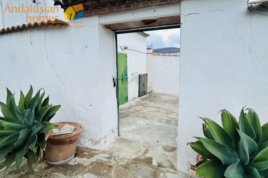 cortijo Valle de Abdalajís, traditional cortijo Andalusia, country property with olive trees, rural house for sale Spain, cortijo with land Málaga, country home near Álora, Andalusian farmhouse for sale, rural property with outbuildings