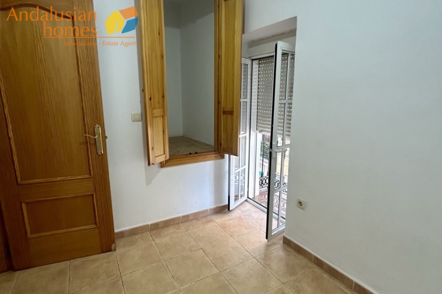 Álora apartment, town centre property, two-storey apartment, Álora town living, property for sale Álora, Malaga apartment, Andalusia property, investment property Spain, walking distance amenities, residential apartment