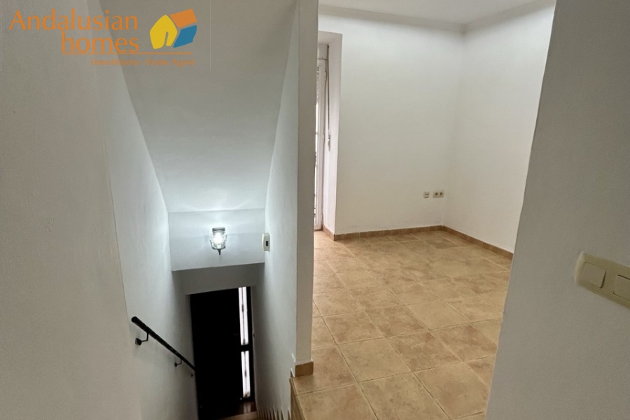 Álora apartment, town centre property, two-storey apartment, Álora town living, property for sale Álora, Malaga apartment, Andalusia property, investment property Spain, walking distance amenities, residential apartment