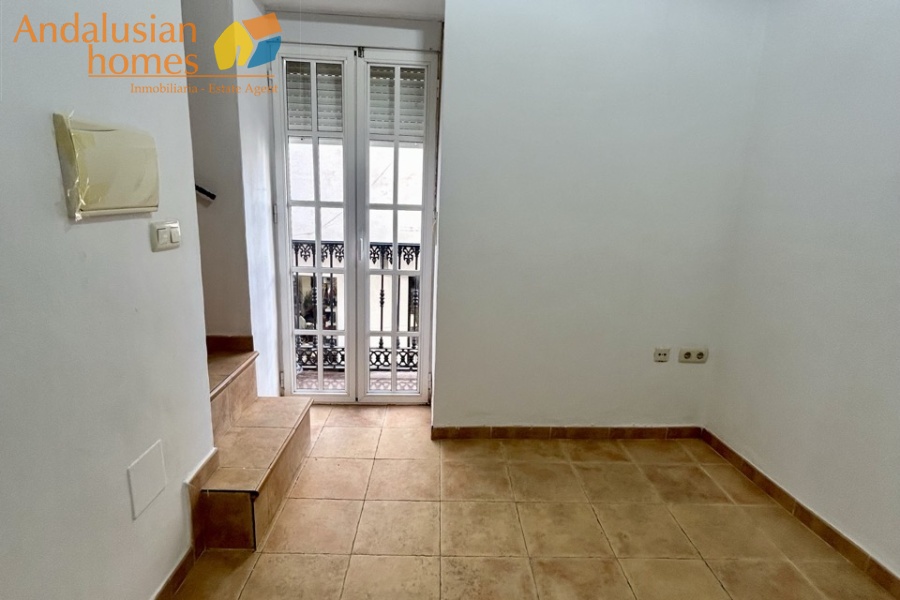 Álora apartment, town centre property, two-storey apartment, Álora town living, property for sale Álora, Malaga apartment, Andalusia property, investment property Spain, walking distance amenities, residential apartment