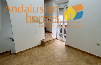 Álora apartment, town centre property, two-storey apartment, Álora town living, property for sale Álora, Malaga apartment, Andalusia property, investment property Spain, walking distance amenities, residential apartment