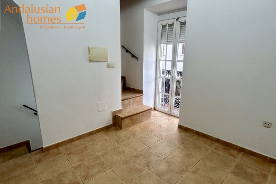 Álora apartment, town centre property, two-storey apartment, Álora town living, property for sale Álora, Malaga apartment, Andalusia property, investment property Spain, walking distance amenities, residential apartment
