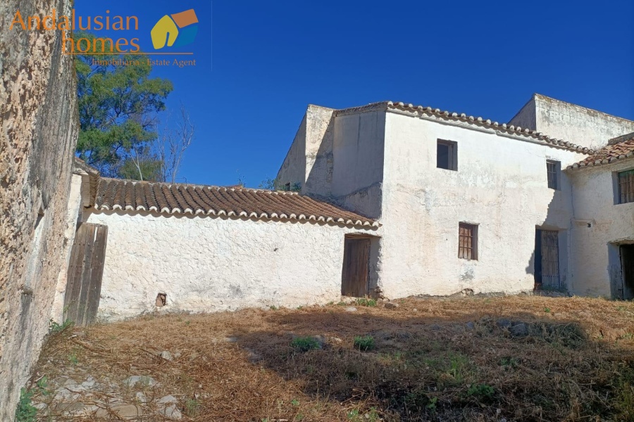 large cortijo for sale, cortijo for reform, traditional cortijo spain, rural renovation project, olive grove property, country house for sale, andalusian cortijo, investment property spain, rural tourism project, house with land for sale, agricultural land with cortijo, large rural property, cortijo renovation opportunity, countryside estate for sale