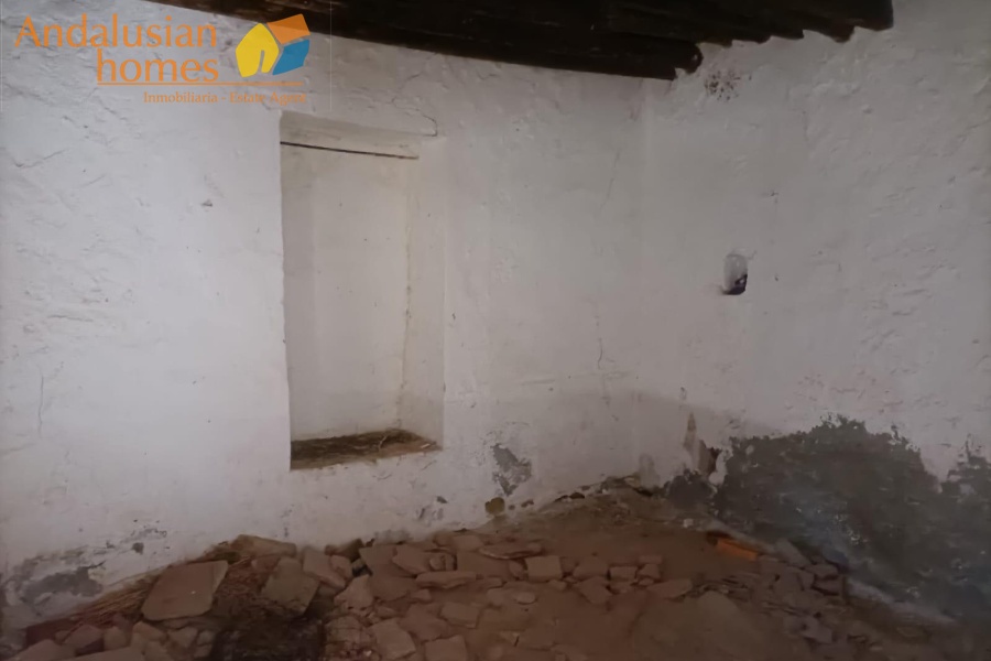large cortijo for sale, cortijo for reform, traditional cortijo spain, rural renovation project, olive grove property, country house for sale, andalusian cortijo, investment property spain, rural tourism project, house with land for sale, agricultural land with cortijo, large rural property, cortijo renovation opportunity, countryside estate for sale